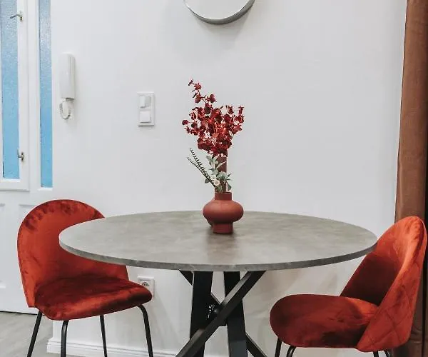 D84- Boutique Apartments, Best Location, By Bqa *